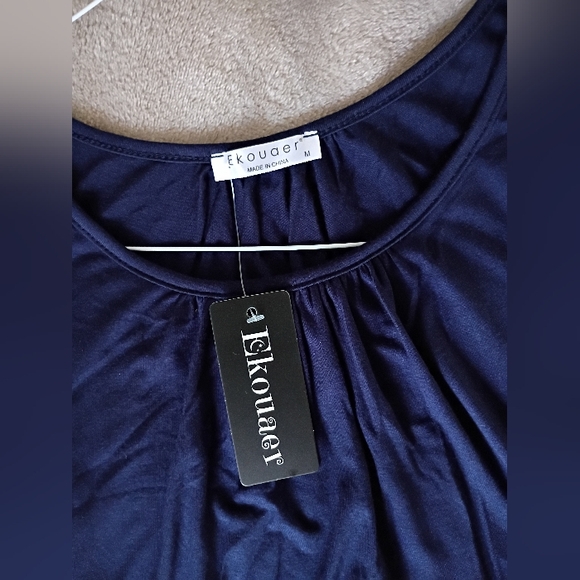 NWT Stylish Breastfeeding Navy Tank Top Size Medium - Picture 2 of 3